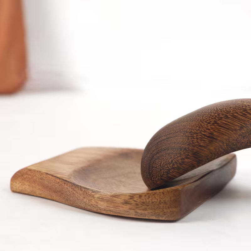 TeakRest™｜ひと休みも美しく。天然木の上質スプーンレスト。